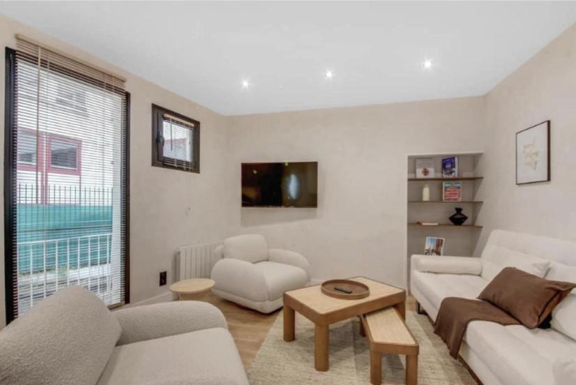 Maison De Charme Au Coeur De Batignolles Apartment Paris